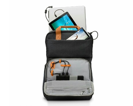 Pursuit bracket dish HP oferă un rucsac pentru laptop prevăzut cu alimentator portabil - poate  încărca de zece ori telefonul mobil