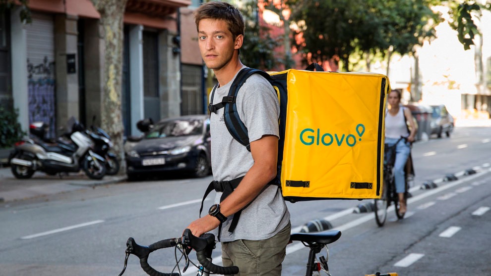 glovo livrare aplicatie livrare angajeaza