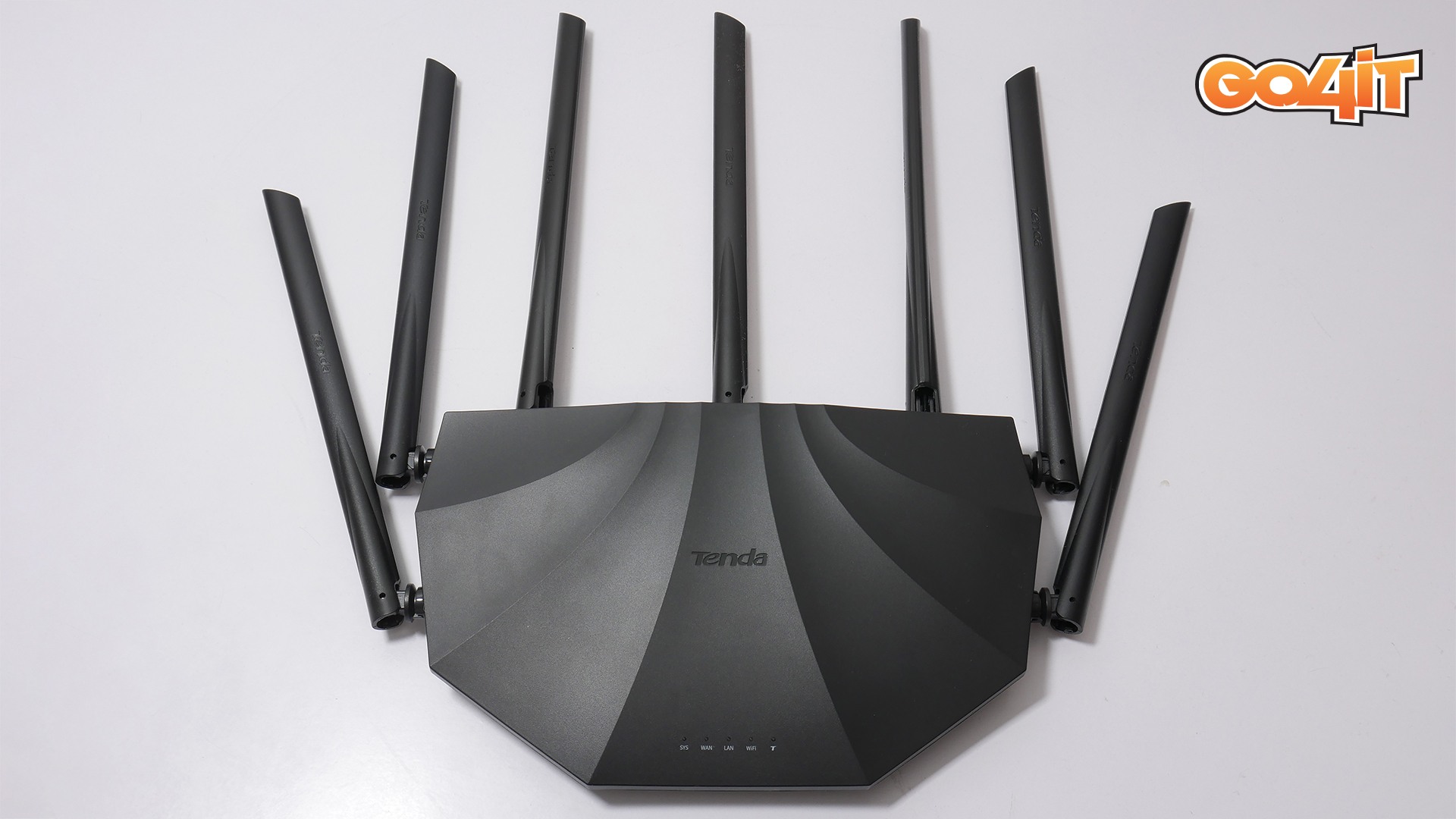 Tenda AC23 review: wireless pe 7 antene pentru semnal full în toată casa