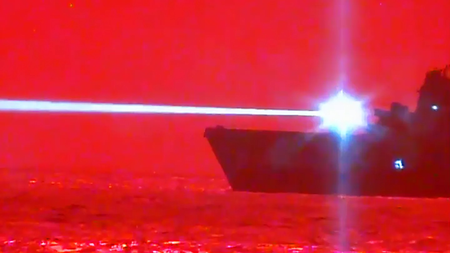 VIDEO: Dispozitivul cu laser care omoară țânțarii în zbor a ajuns pe piață. Cât costă