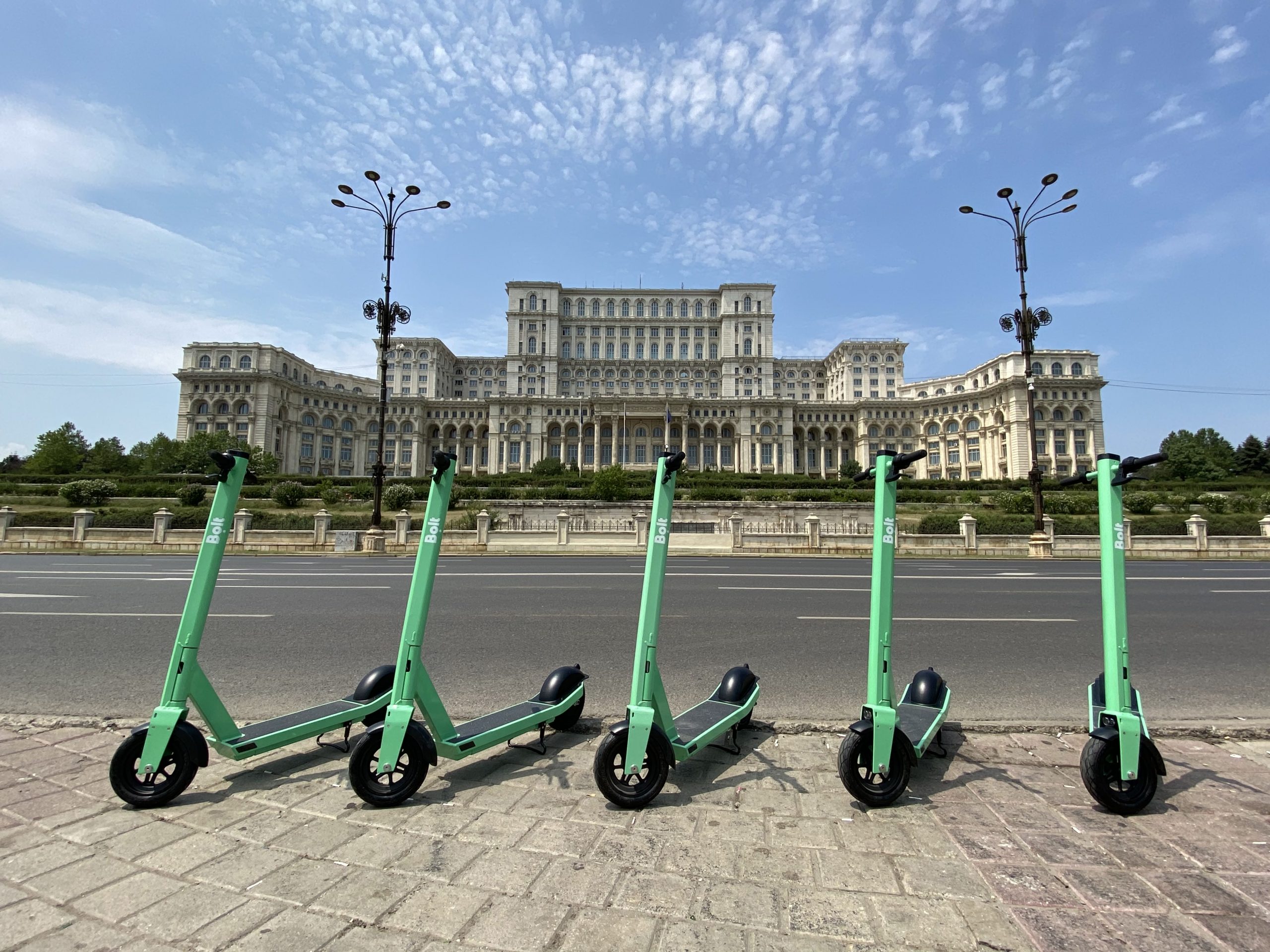 warm envelope Prelude Bolt oferă acum trotinete electrice de închiriat pentru plimbări în  București