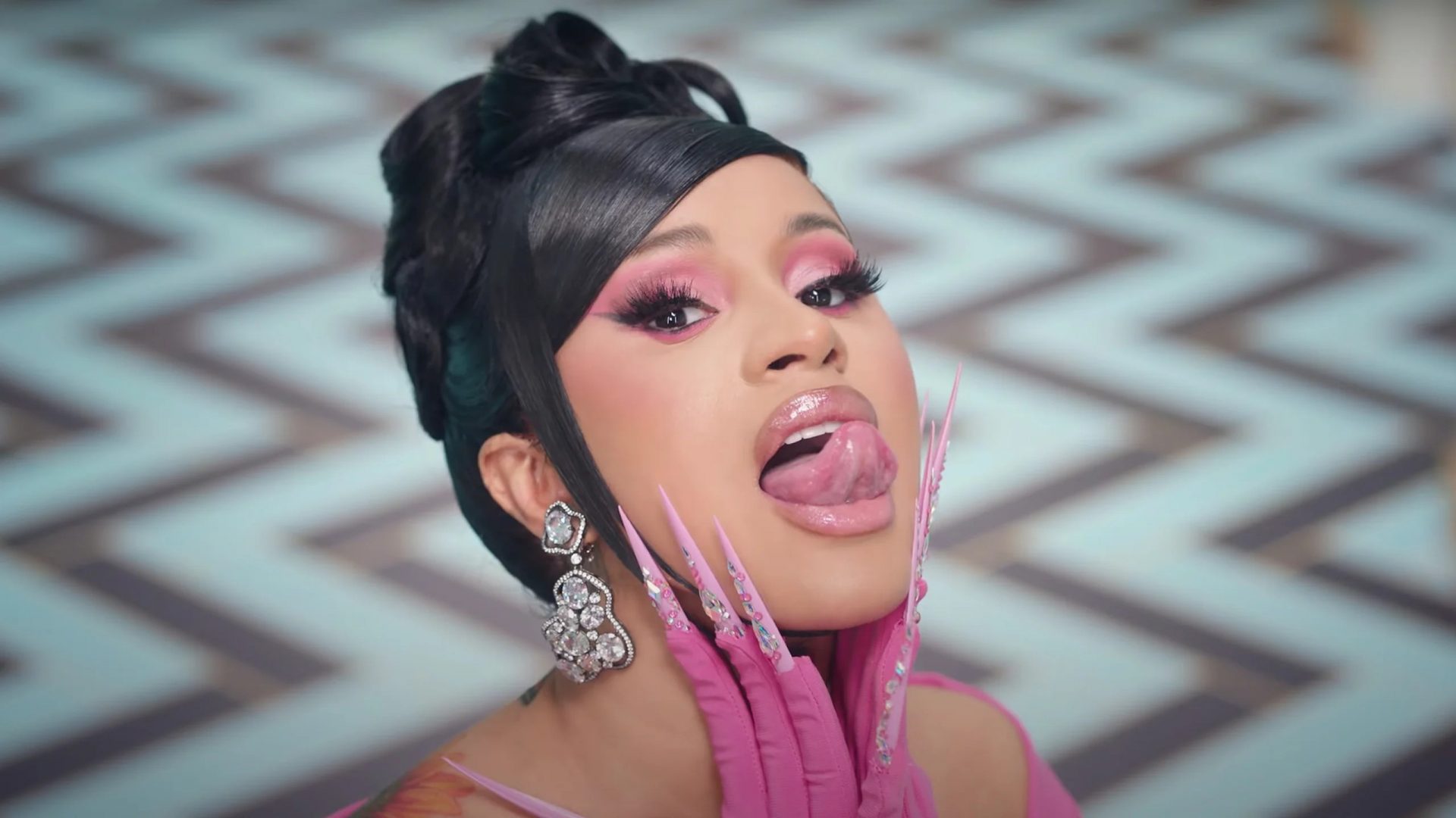 Fans cardi b videos only Top 10