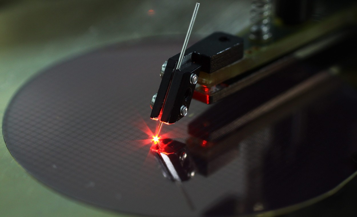 SUA sancționează SMIC, cel mai mare producător de semiconductori din China
