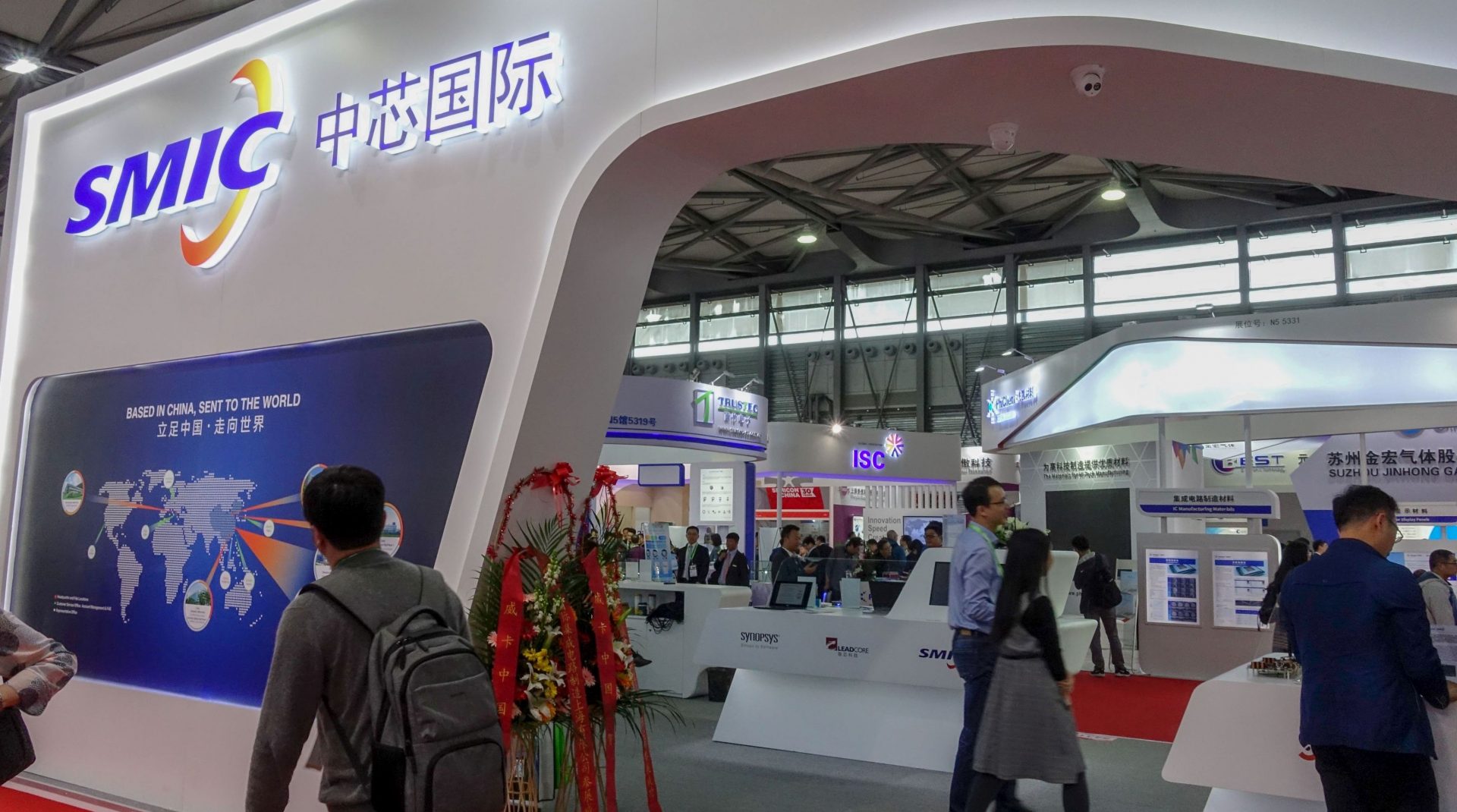 SUA a pus pe lista neagră SMIC, cel mai mare producător de semiconductori din China