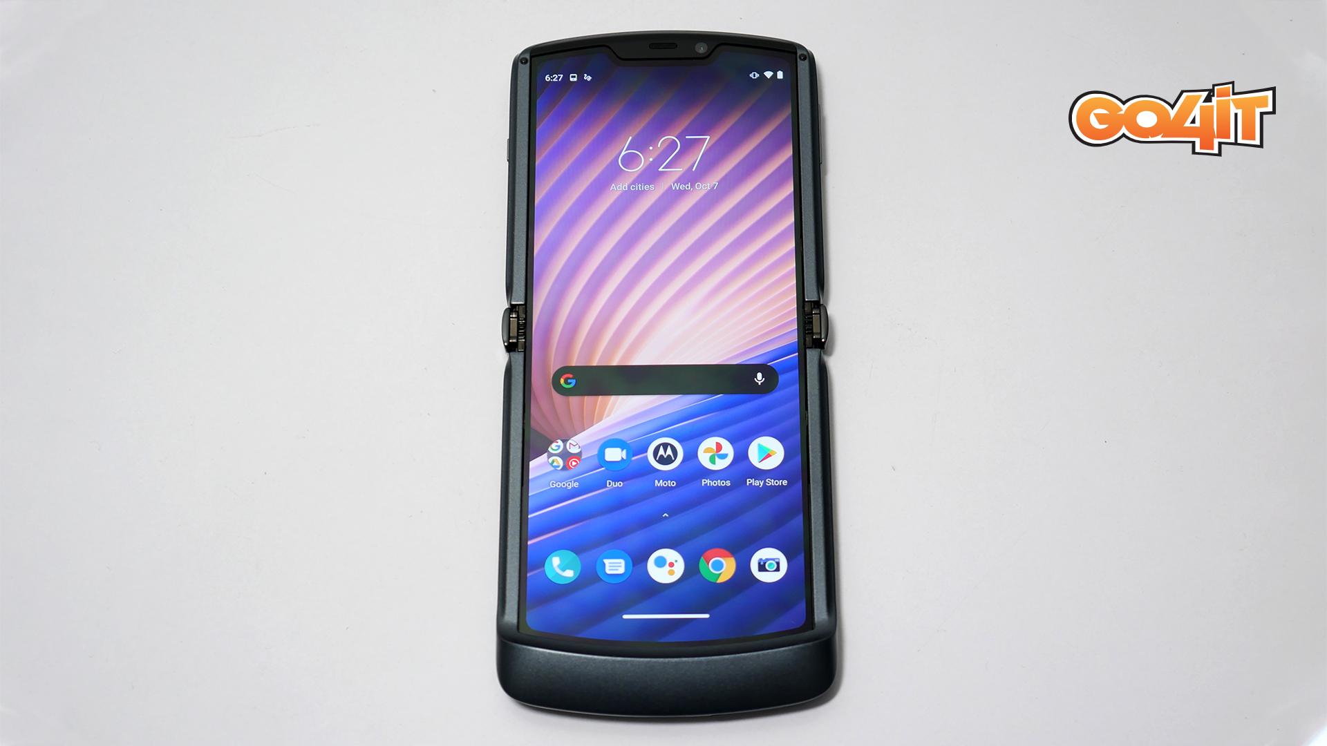 Motorola RAZR 5G front center