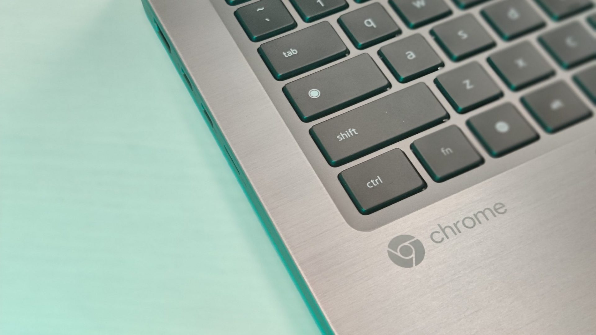 Google renunță la butonul Caps Lock de pe tastatură. Cu ce îl înlocuiește