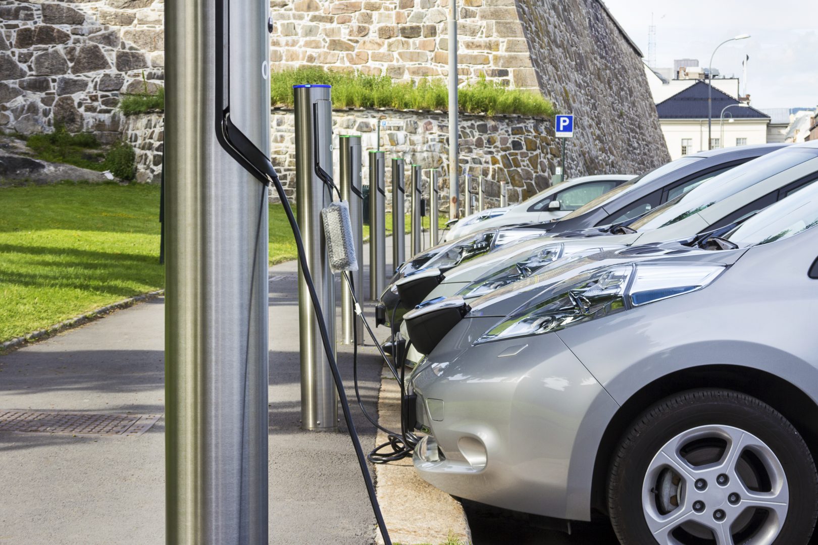 Se apropie anul în care o mașină electrică va costa la fel de mult ca una tradițională