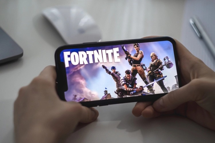 VIDEO: Gamer pasionat, la 78 de ani. O pensionară din Scoția a stabilit un record mondial