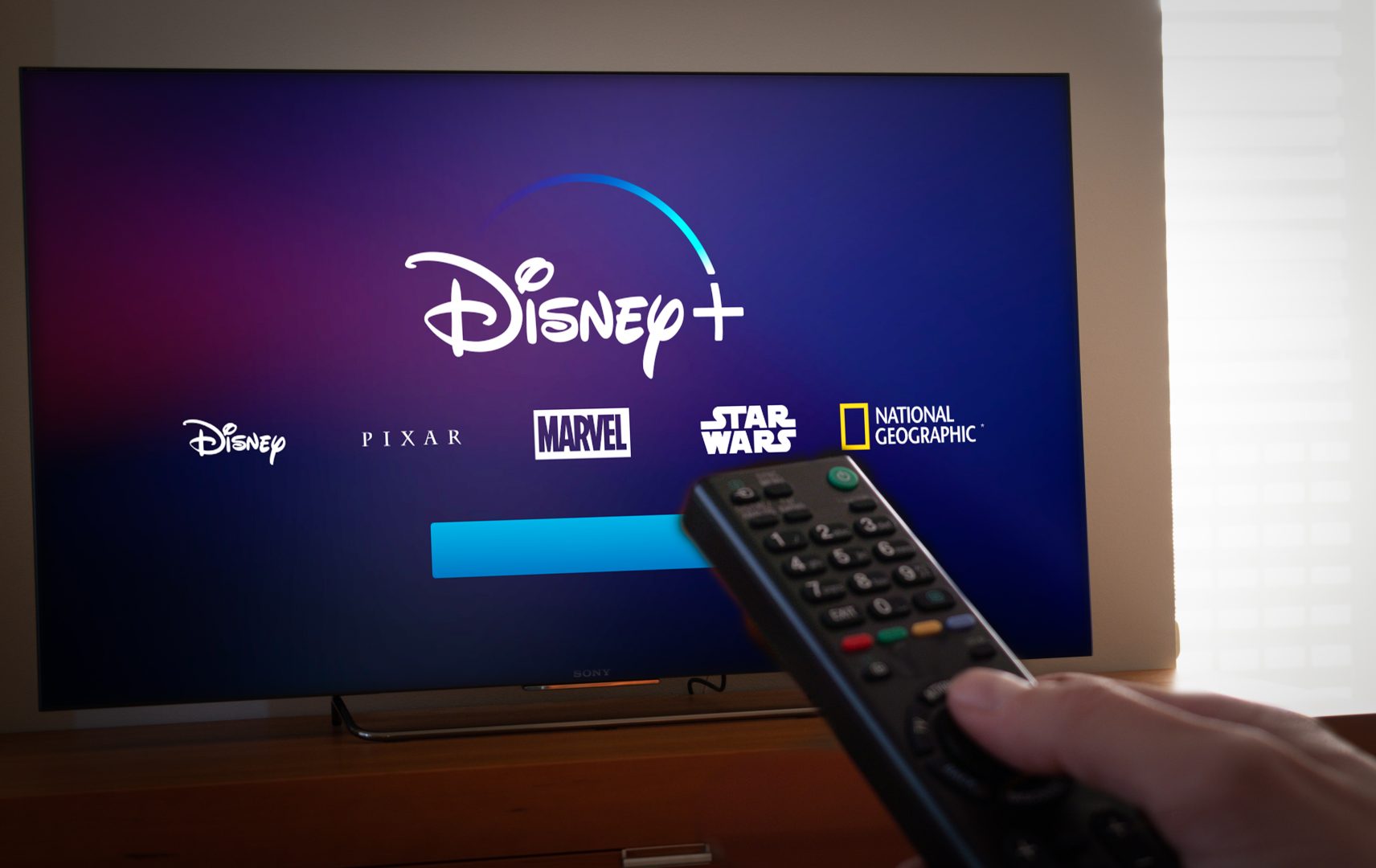 Scurgere de informații care implică platforma Disney+. Când ar urma să fie lansat filmul „Black Widow”