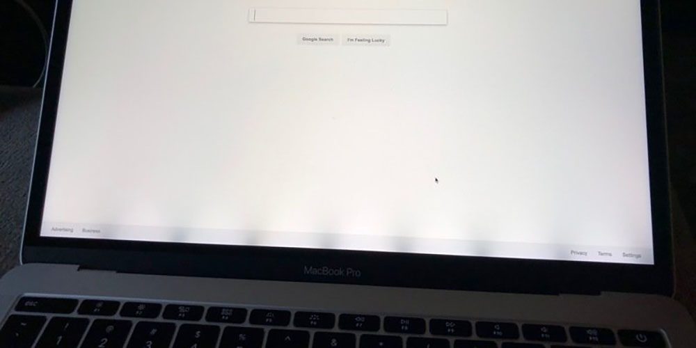 Apple oferă reparații gratuite pentru anumite modele MacBook Pro cu probleme la ecran