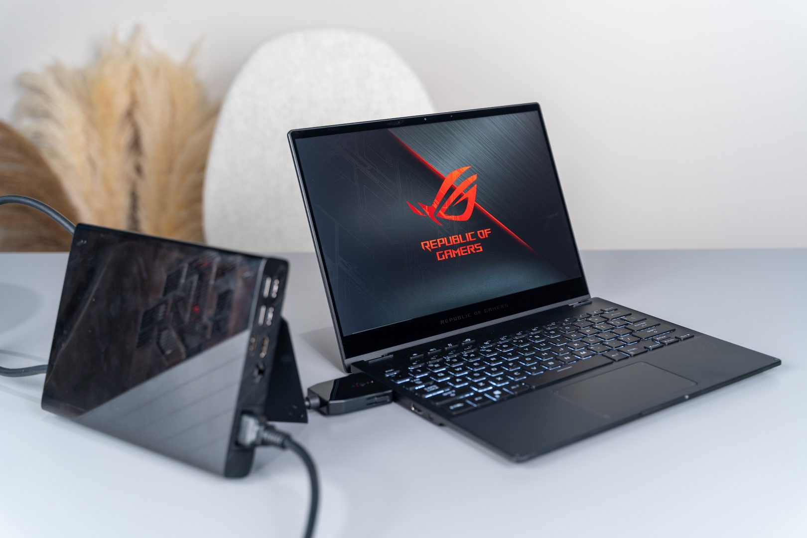 ASUS anunță noi laptop-uri de gaming ROG cu procesoare și plăci grafice de generație nouă