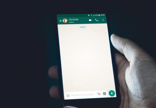 Malware de Android răspândit pe WhatsApp – te ademenește cu un telefon Huawei cadou