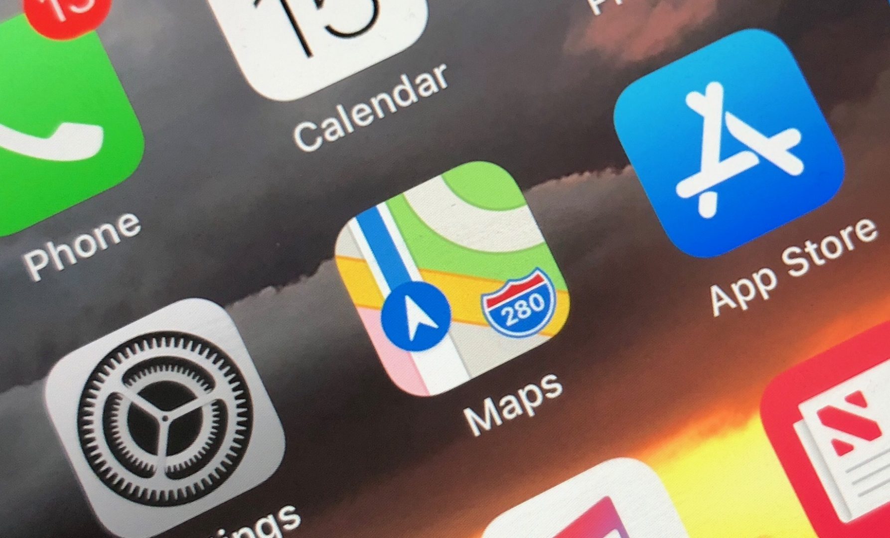 Apple plănuiește să adauge reclame în aplicația Apple Maps?