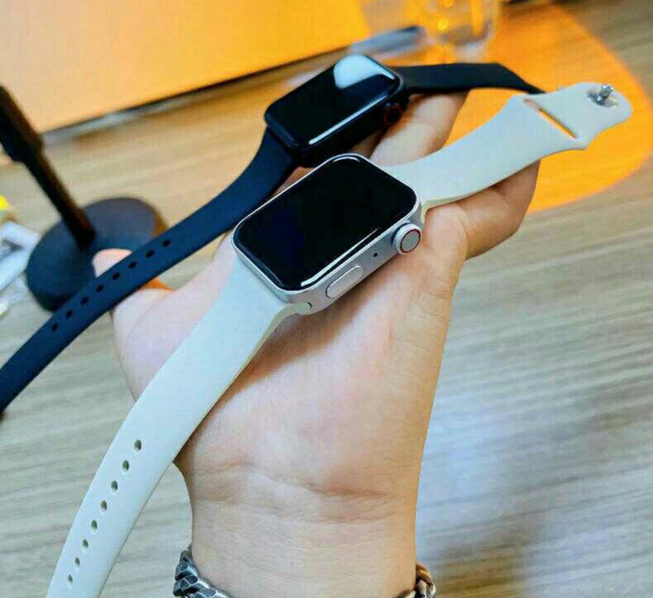 Apple Watch Series 6 silver black