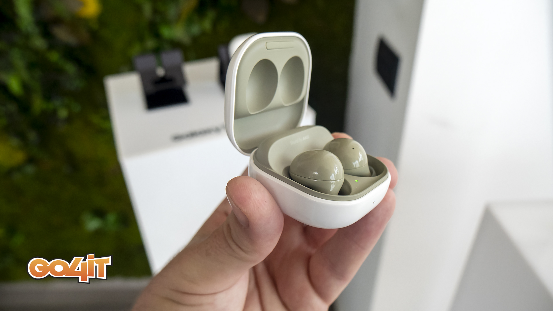 Galaxy Buds2 side