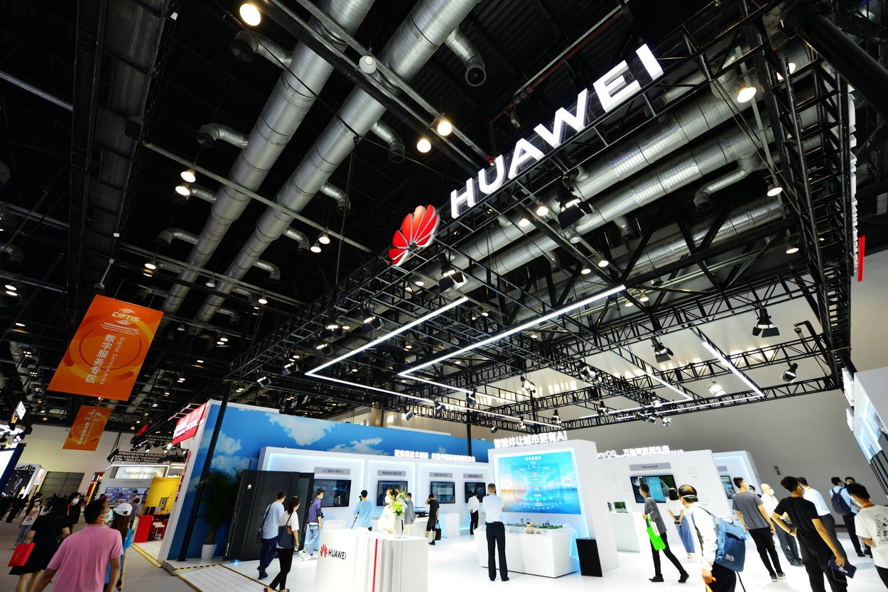 Declinul rapid al Huawei. Președinte: Ținta noastră e supraviețuirea