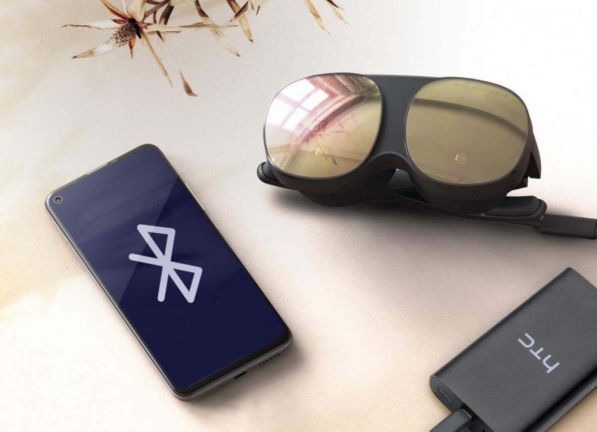 HTC anunță Vive Flow, o nouă cască VR care se conectează la smartphone