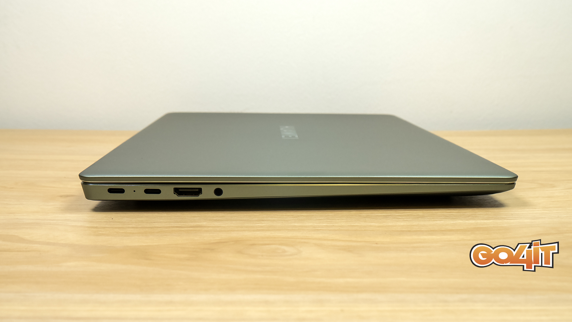 MateBook 14s side left