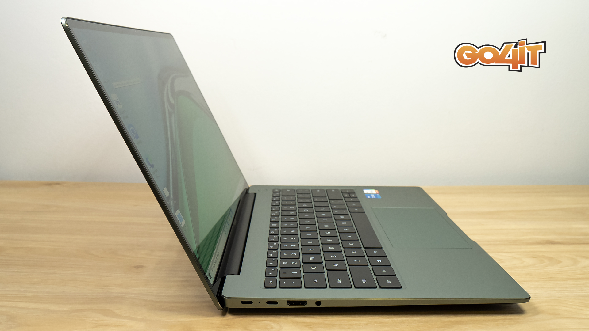 MateBook 14s side