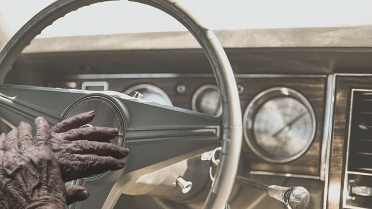 Șoferii vârstnici, reexaminați în simulator VR pentru a determina dacă mai pot conduce autoturisme