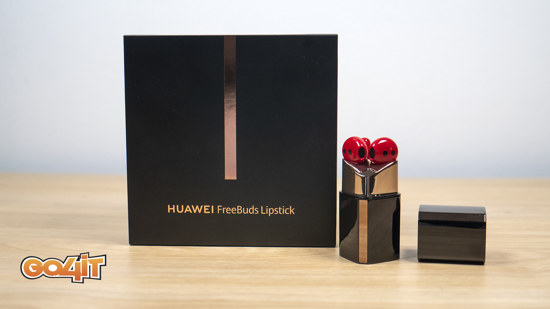 Huawei FreeBuds Lipstick box open