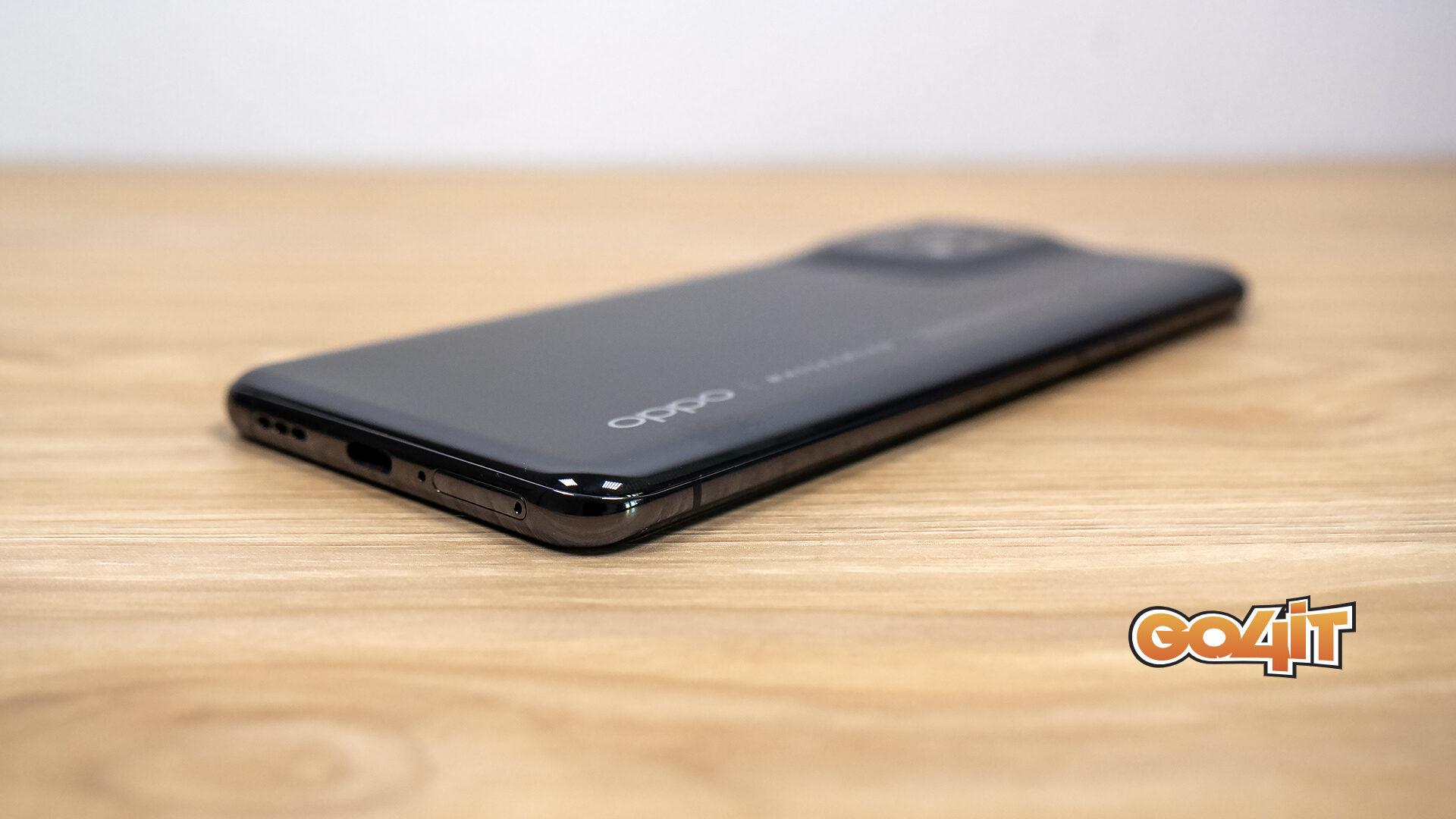 Oppo Find X5 Pro back side 2