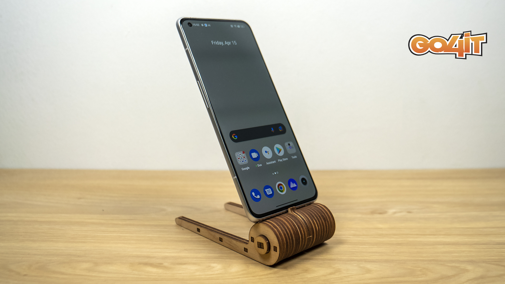 Realme GT 2 Pro side stand