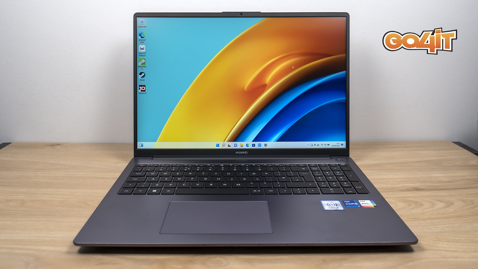 Huawei MateBook D16 front