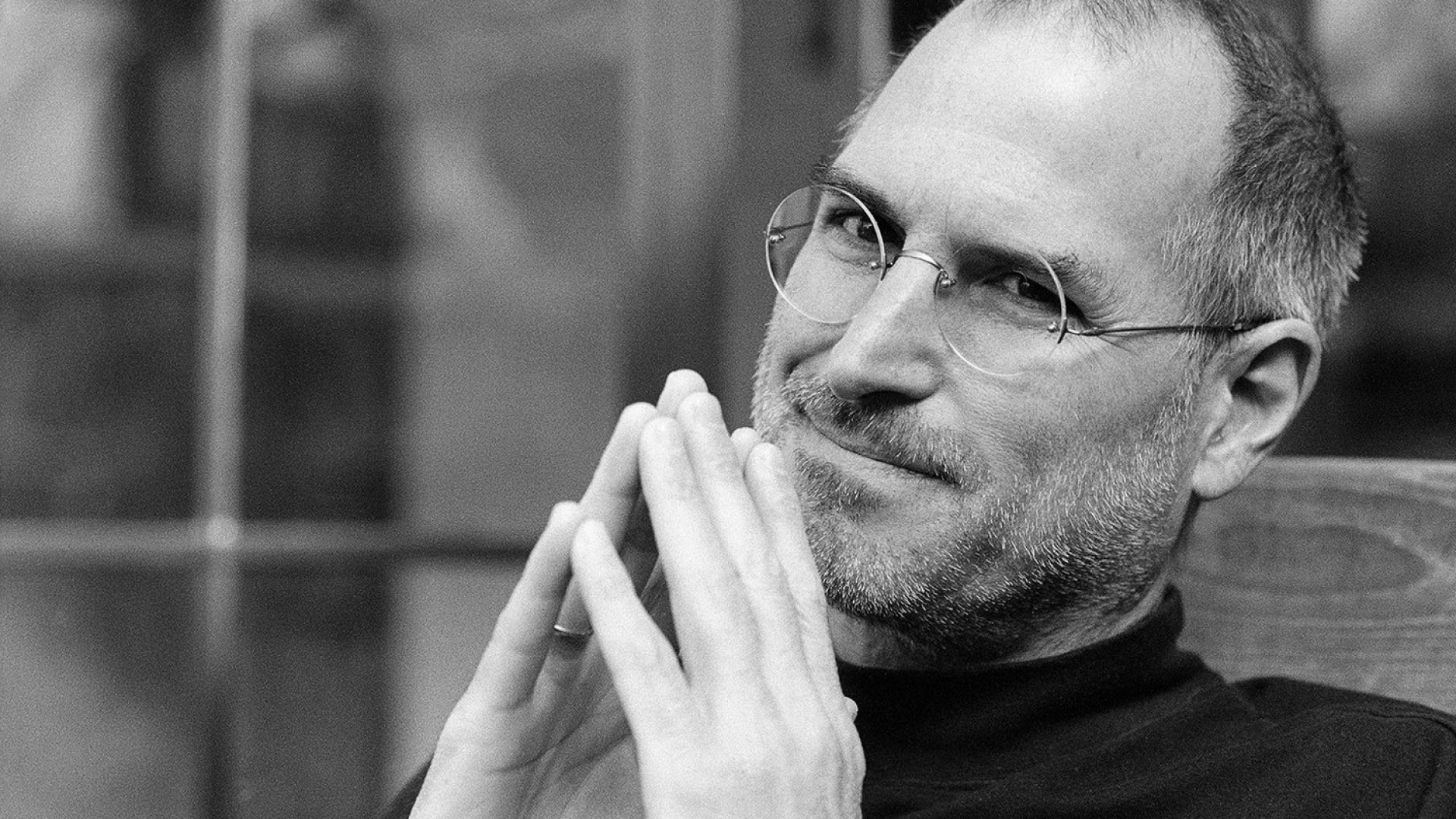 Steve Jobs, omagiat de Apple la 15 ani de la moartea sa. Mesajele publicate de John Ternus și Tim Cook