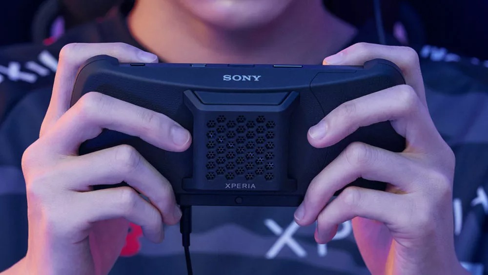 【SONY】Xperia Stream Sony anunță Xperia Stream, un cooler multifuncțional „de gaming