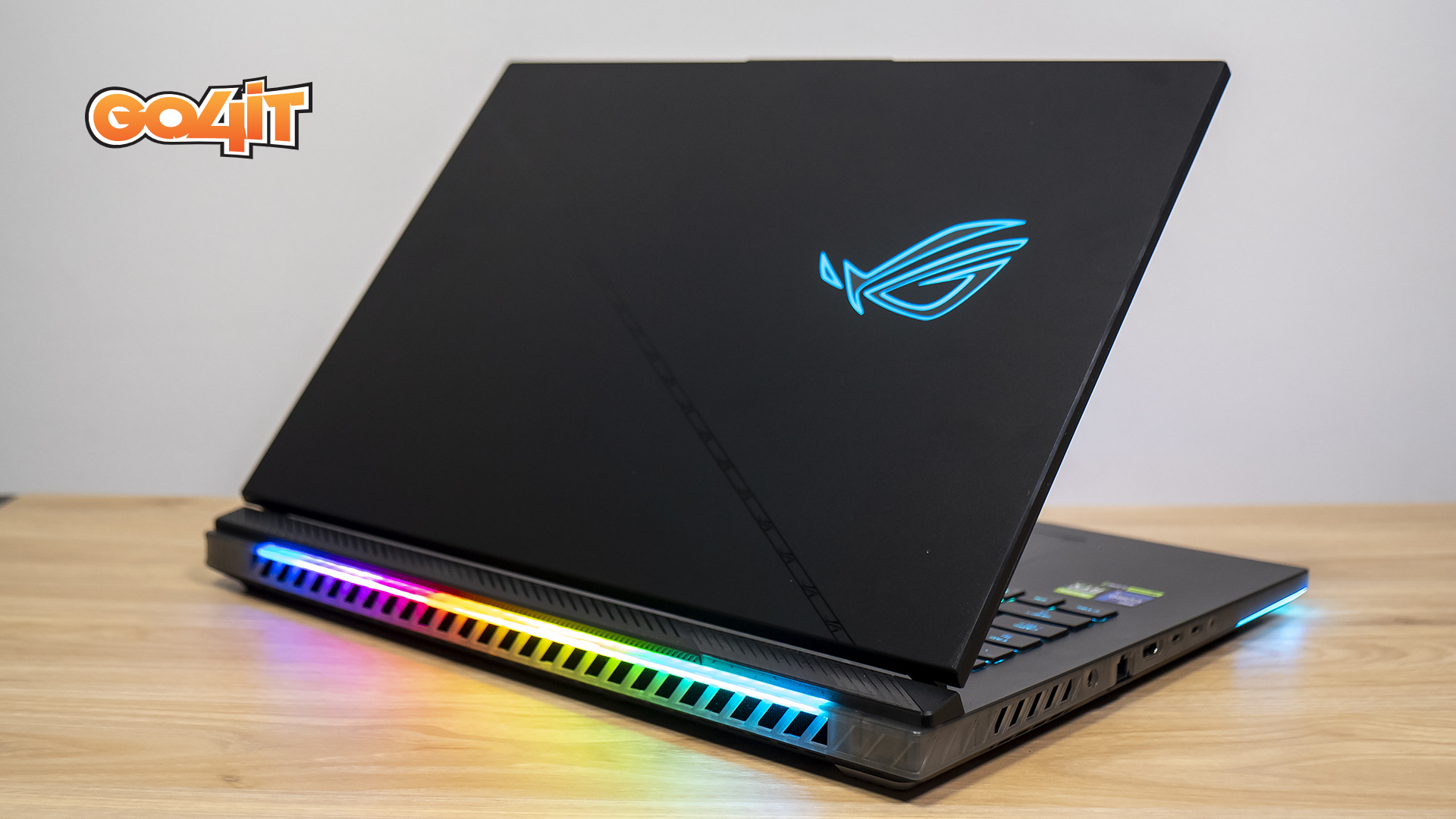 ASUS ROG Strix SCAR 18 back side