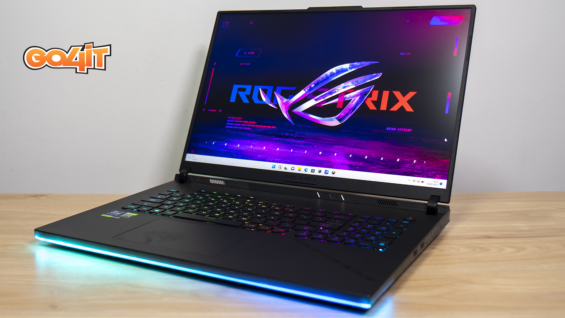 ASUS ROG Strix SCAR frot side 2