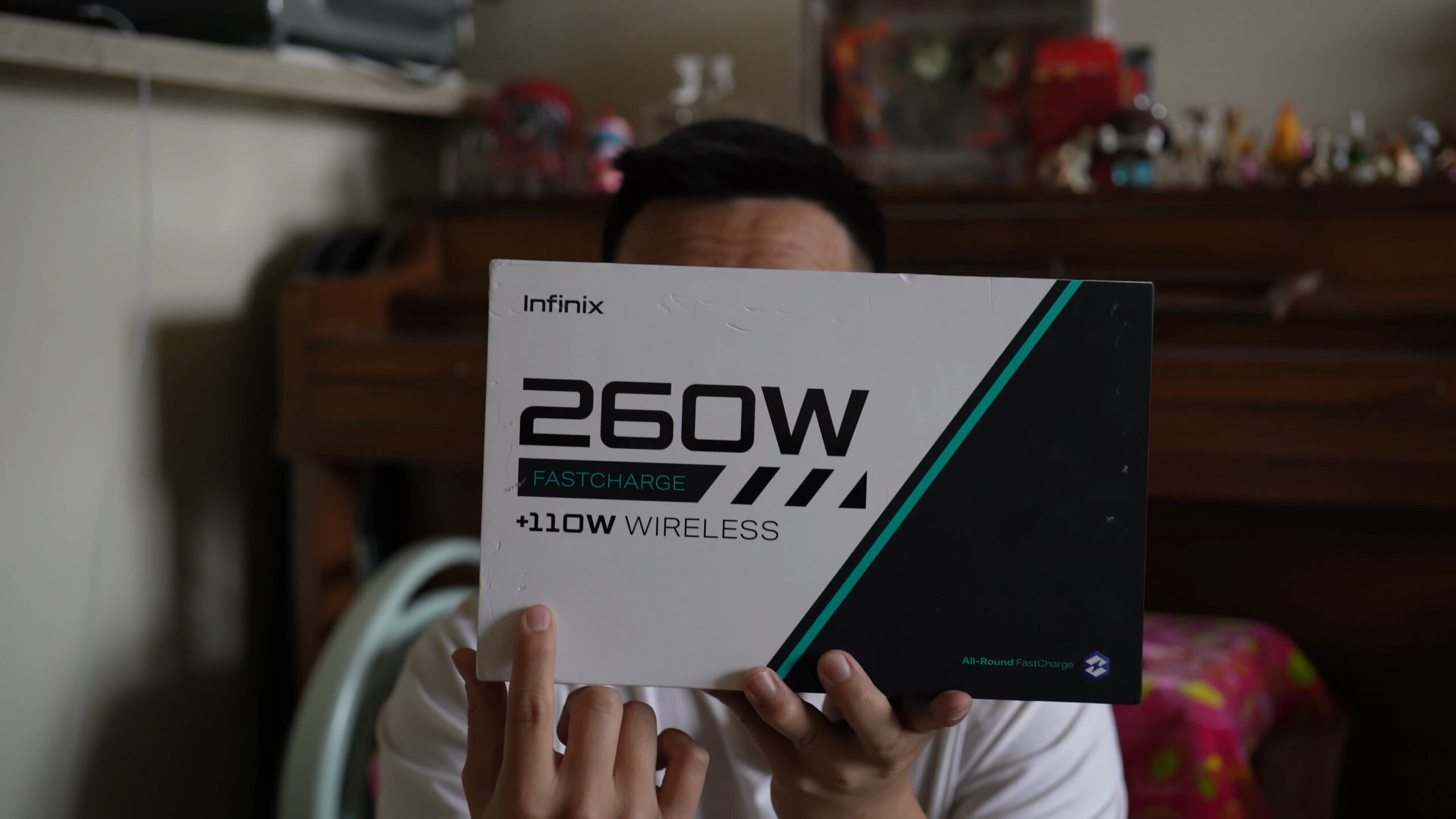 Infinix demonstrează un telefon cu încărcare la 260W pe fir și 110W ...