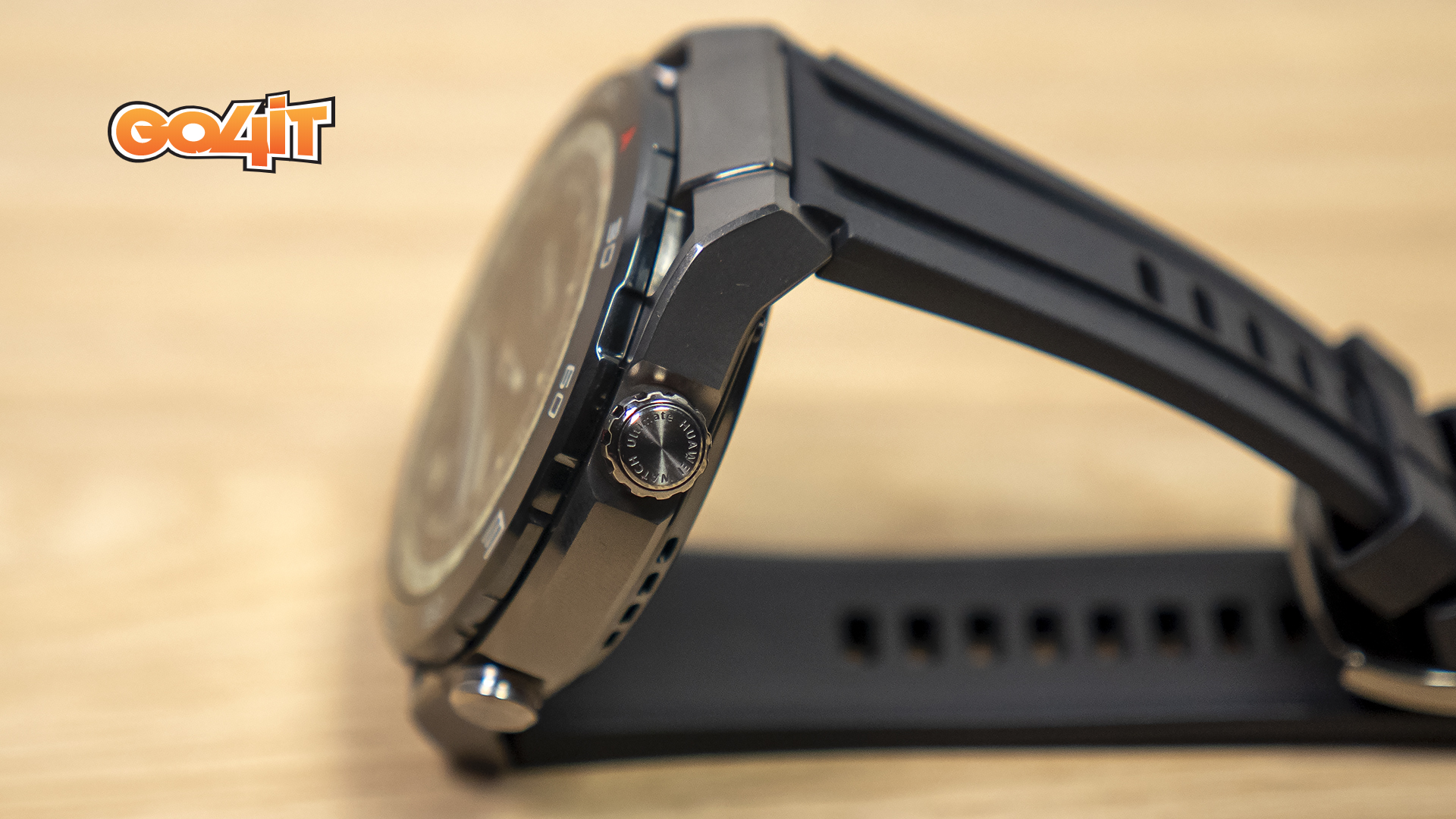 Huawei Watch Ultimate detail
