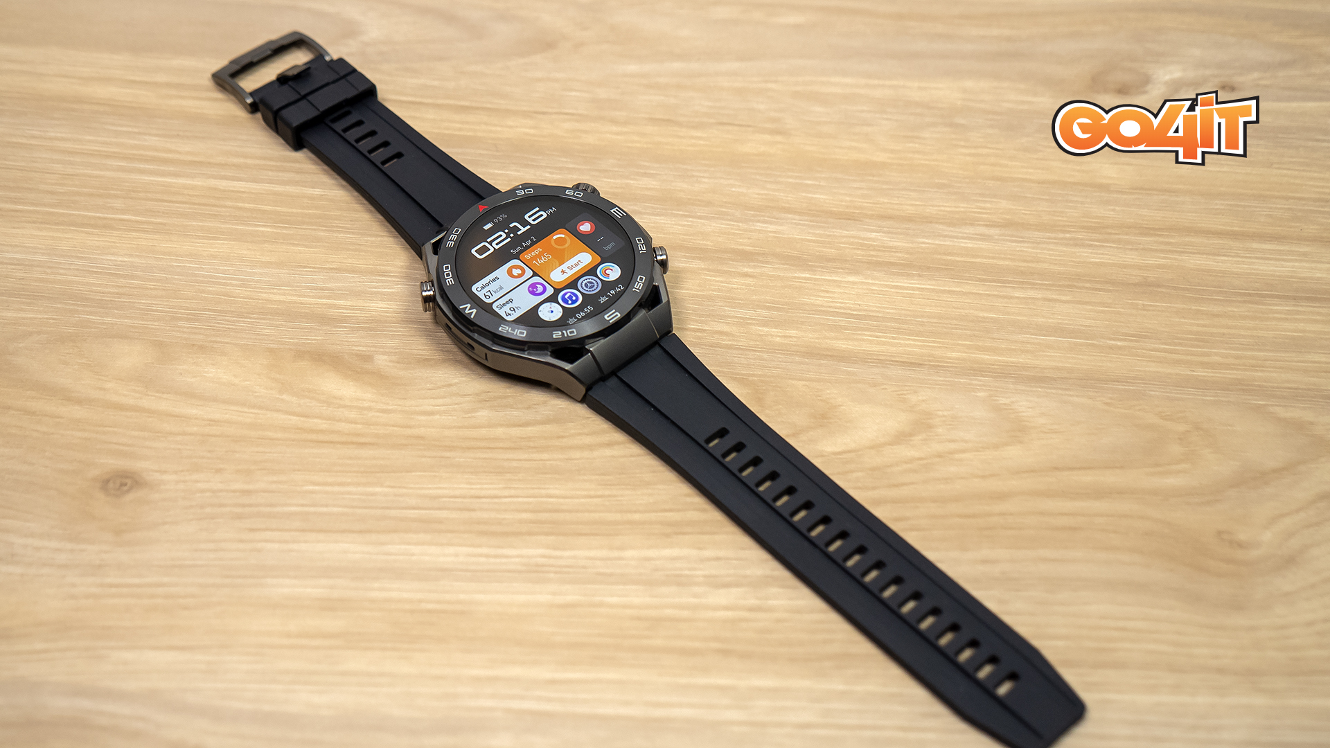 Huawei Watch Ultimate front flat