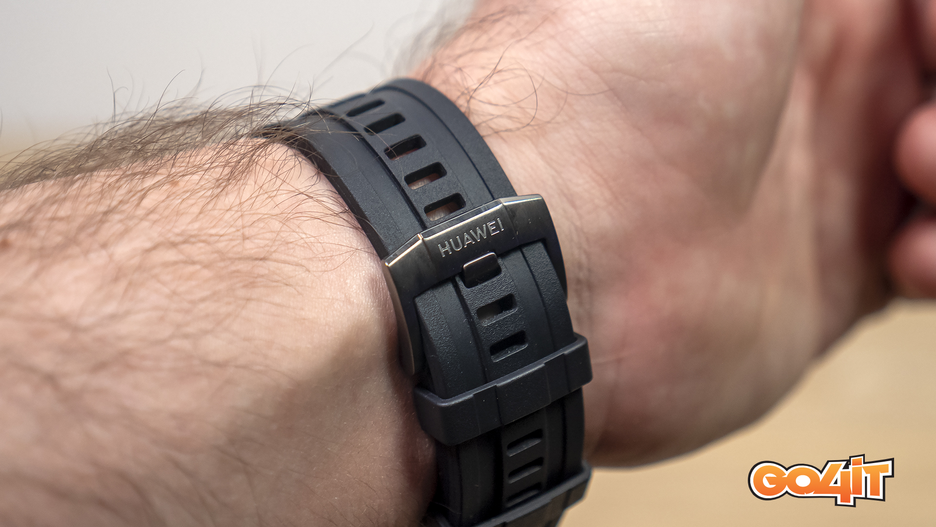 Huawei Watch Ultimate strap logo