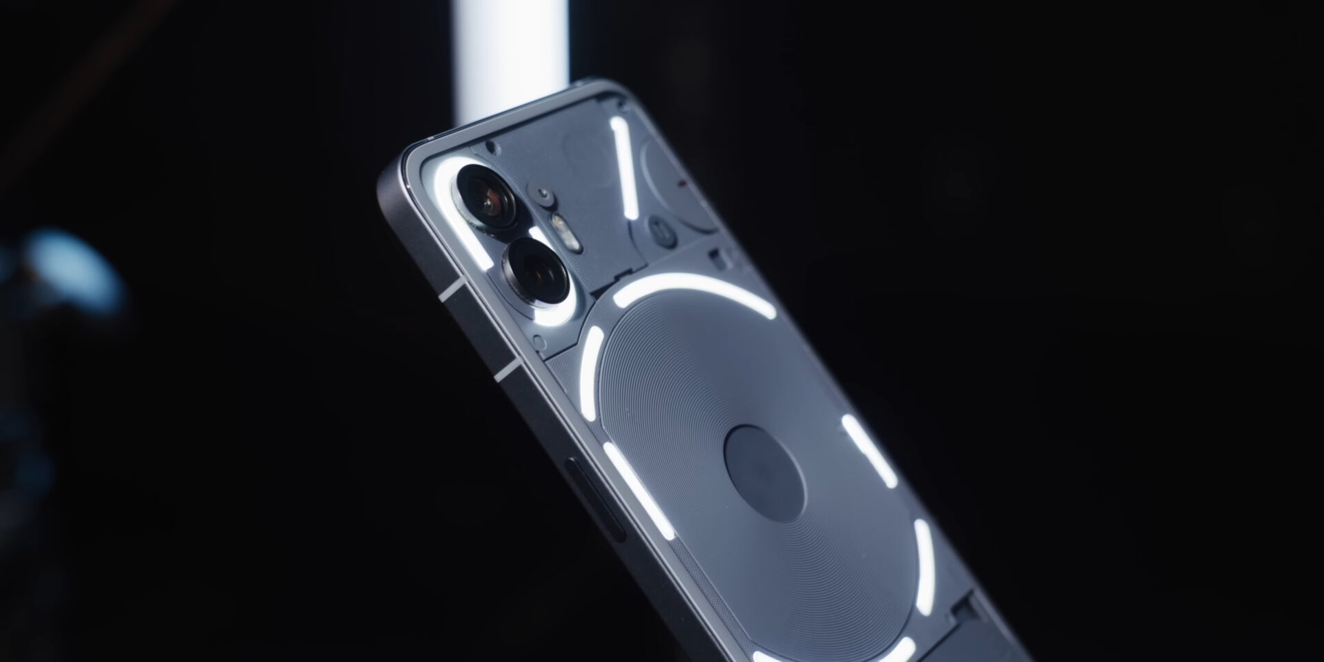 Urmează Nothing să înlocuiască sistemul de iluminare Glyph cu o nouă tehnologie în Phone (3)? Află detalii din teaserele oficiale!