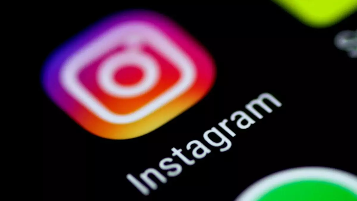 Instagram vrea să îi convingă pe utilizatori sa renunțe la contul fake cu noua funcție Flipside