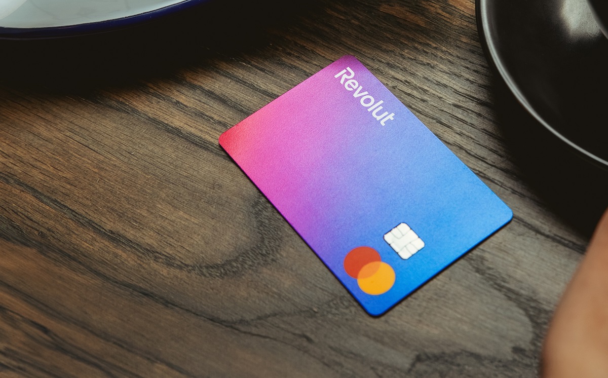 Hackerii au păcălit Revolut folosind adresa unei prefecturi din Italia. Datele a 680 de clienți au fost transmise