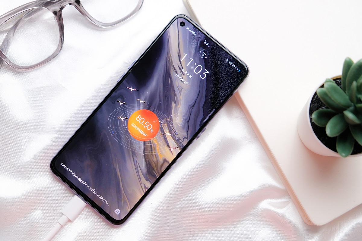 Oppo dezvăluie noul sistem abia pe 15 octombrie 2025, bazat pe Android 16, cu interfață futuristă.