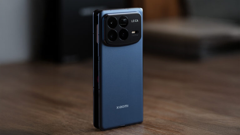 Zvonuri despre noul telefon pliabil Xiaomi, cu multe inovații și posibile schimbări de branding pentru 2026