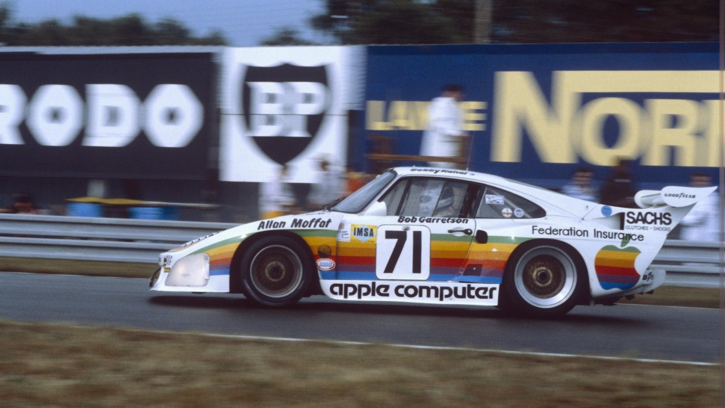 Porsche-Celebrates-Apple-2.jpg