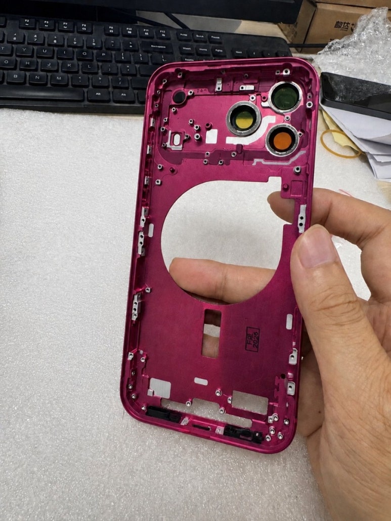 iPhone 18 Pro Max Dark Cherry