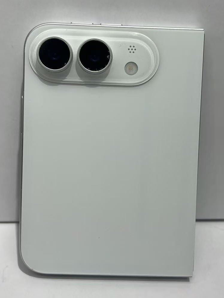 Ce funcții standard ar putea lipsi de pe iPhone Ultra, primul telefon pliabil de la Apple