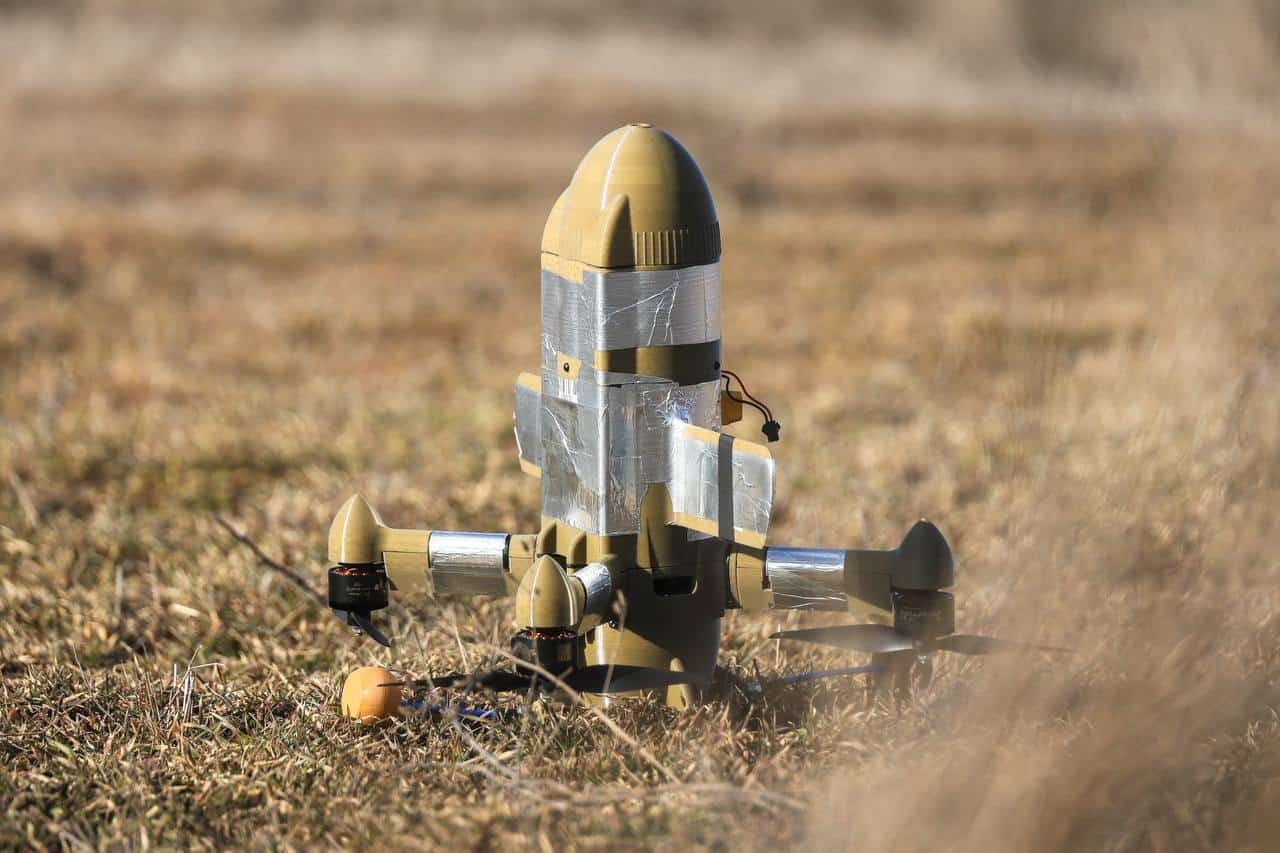 De ce sunt dronele de interceptare folosite de Ucraina acoperite cu bandă adezivă și folie?