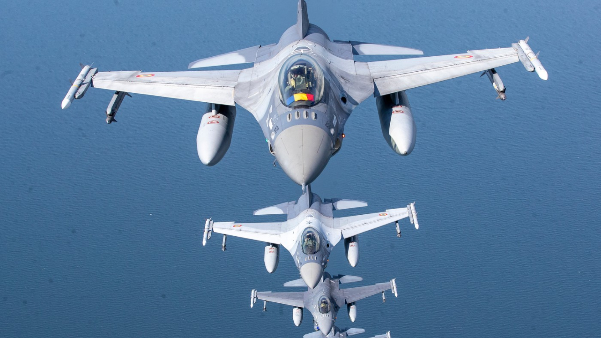De ce interceptarea dronelor Shahed cu aeronave F-16 rămâne o misiune de înalt risc pentru piloții români. Un general (r) susține decorarea pilotului: „Merită cu prisosință”