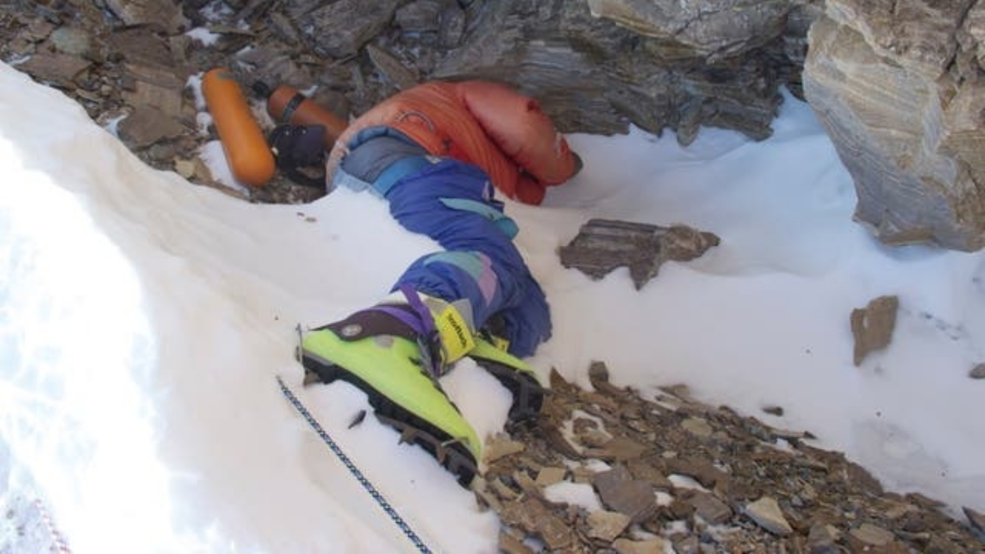 Misterul „Green Boots”, rezolvat în sfârșit? India vrea să aducă acasă alpinistul înghețat de pe Everest