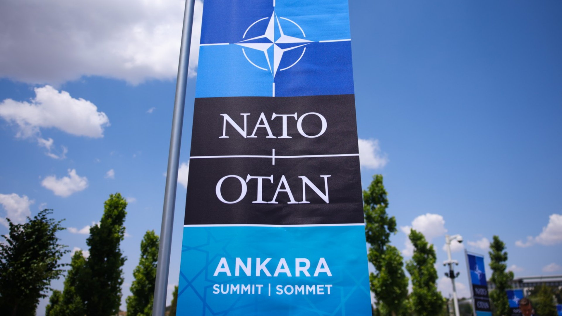 EXCLUSIV | Cum a fost la summit-ul NATO pentru firmele românești de apărare prezente: „Fructuos ca networking”. Ce le-a lipsit reprezentanților companiilor locale?