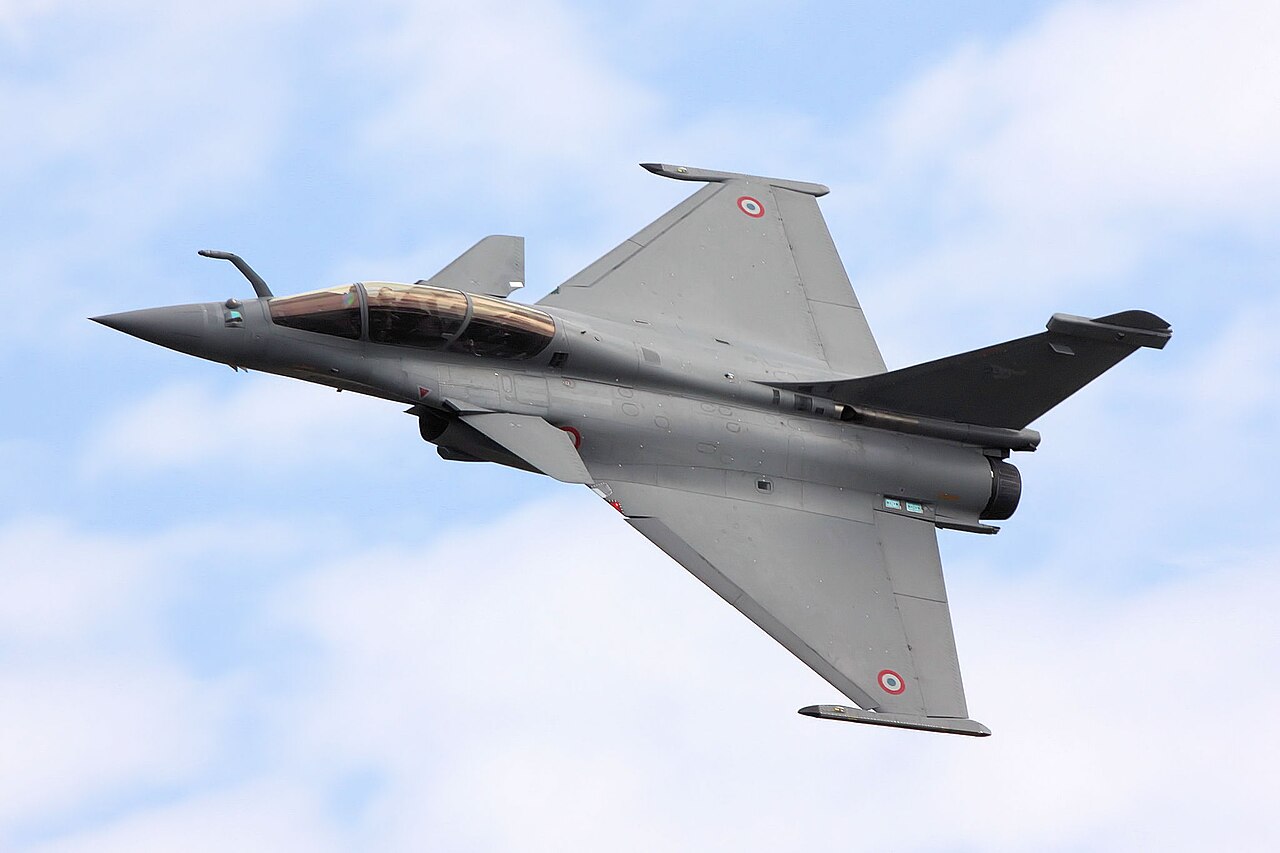 Franța va furniza Ucrainei 16 avioane de vânătoare Rafale și licențe pentru rachete