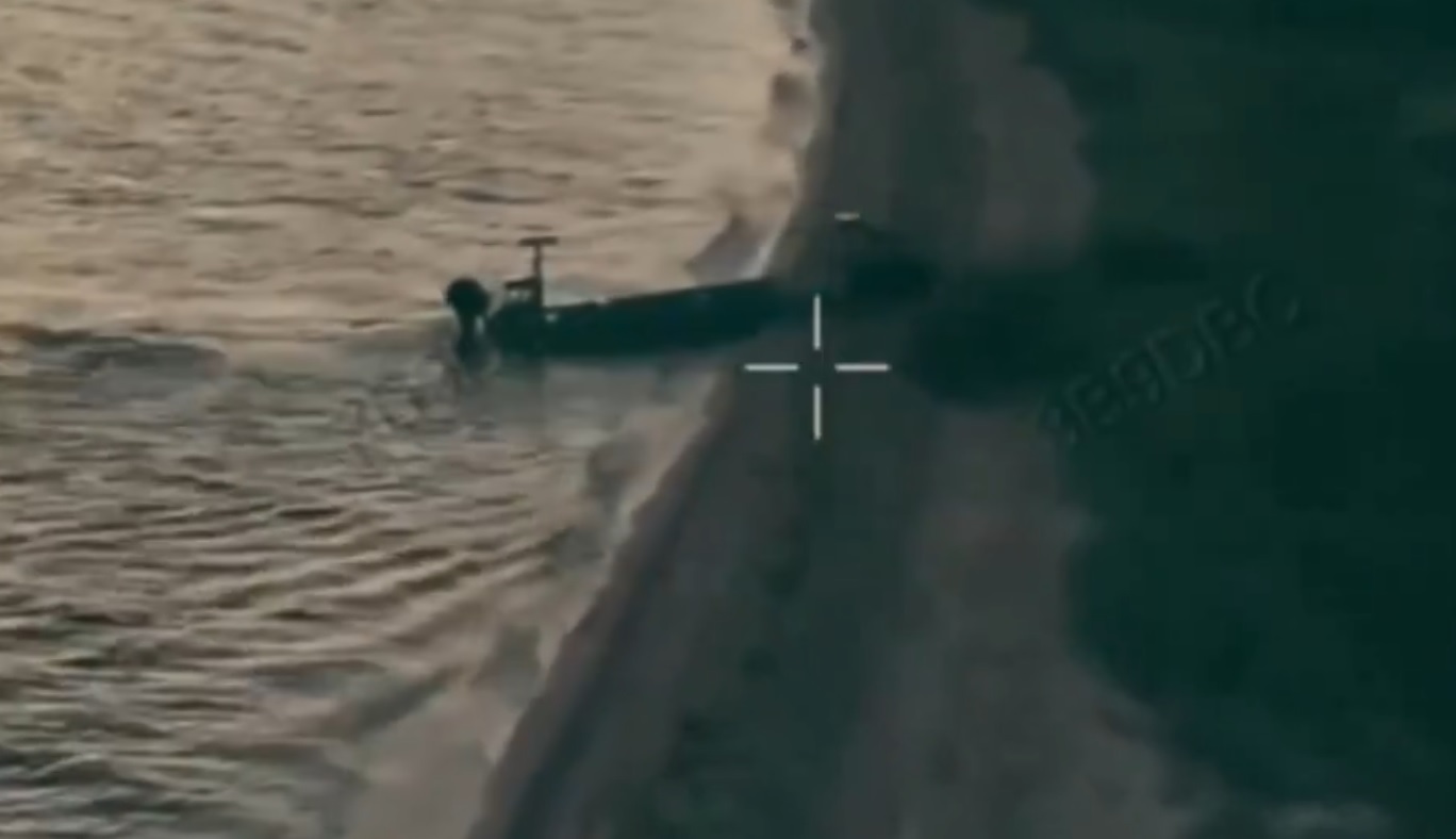 Video – Ucraina anunță prima utilizare a unui robot de luptă transportat de o dronă navală